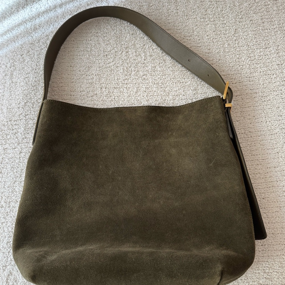 MADEWELL Essential Medium Bucket Tote in suede olive green - Picture 3 of 6